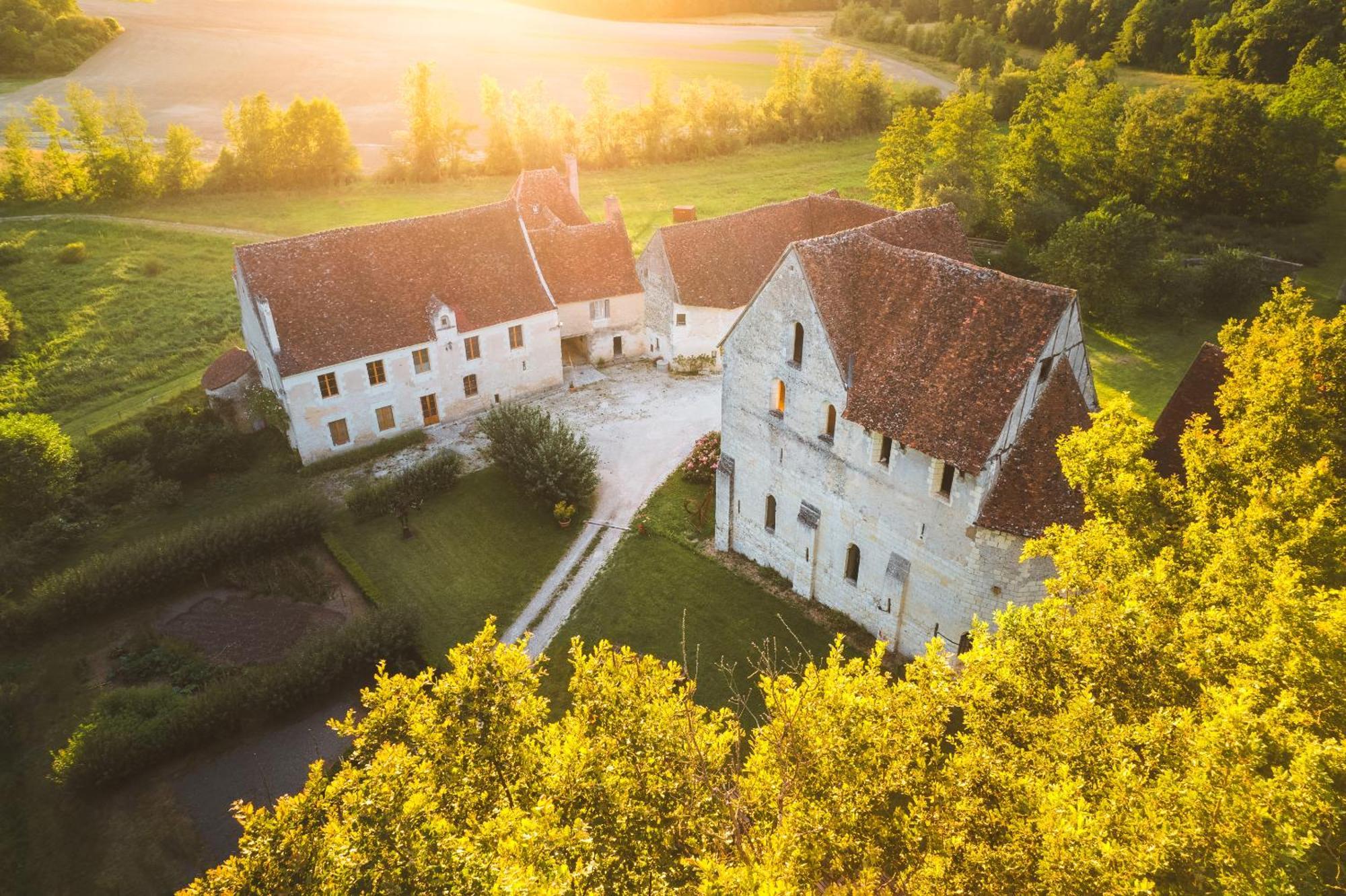 Chateau-monastere De La Corroirie Bed & Breakfast