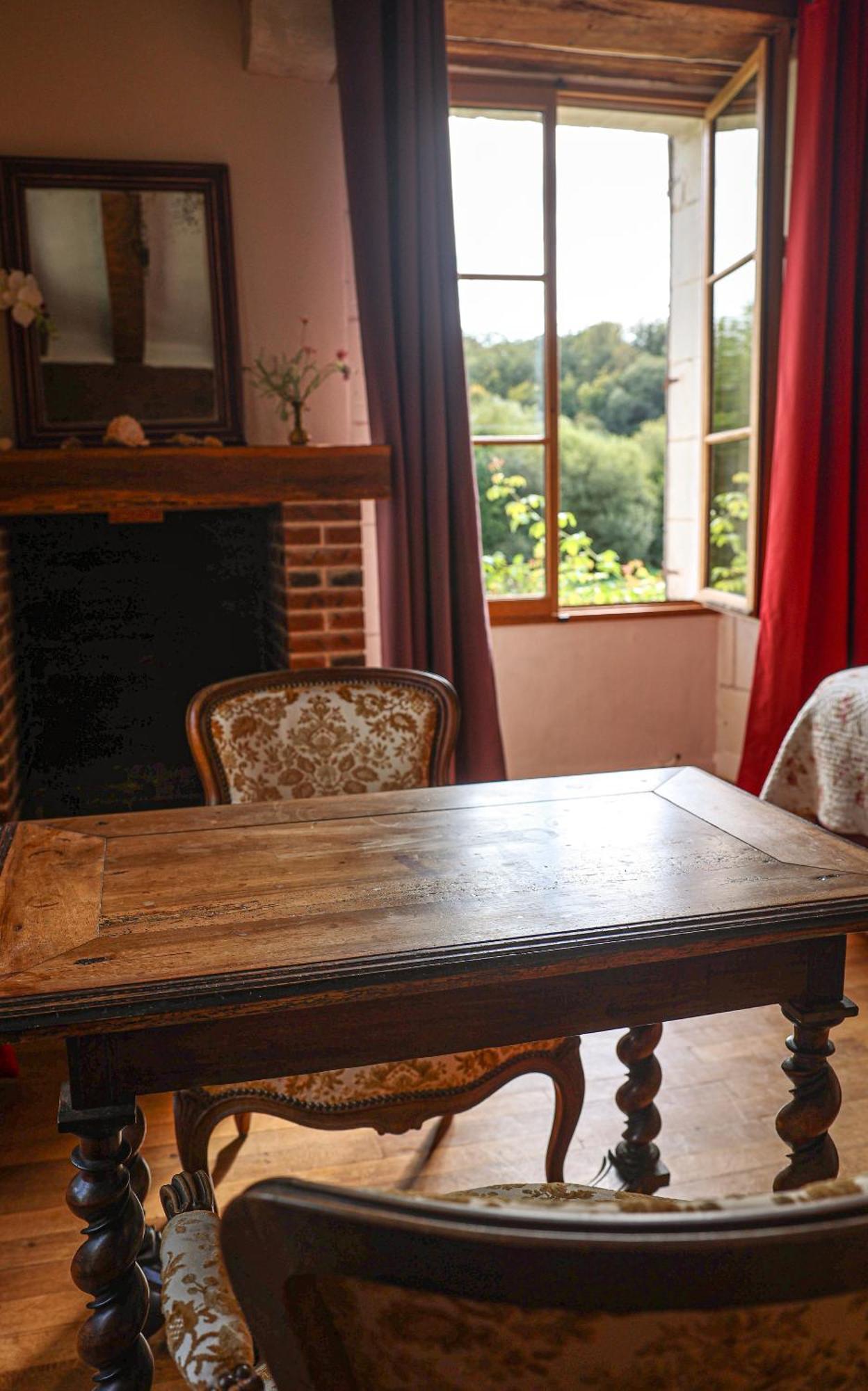 Chateau-monastere De La Corroirie Bed & Breakfast *