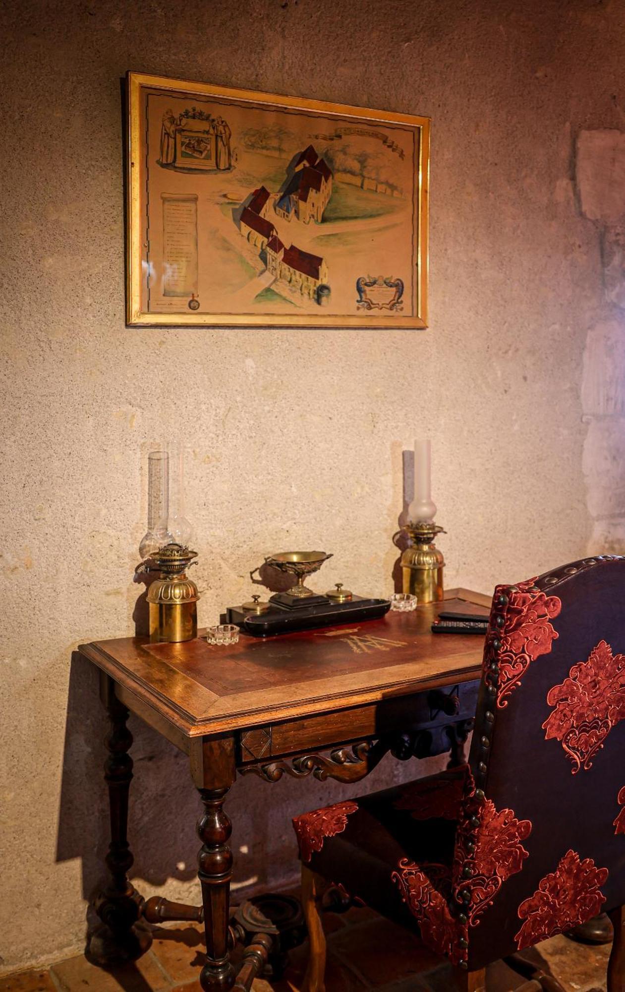 Bed & Breakfast Chateau-monastere De La Corroirie Montrésor