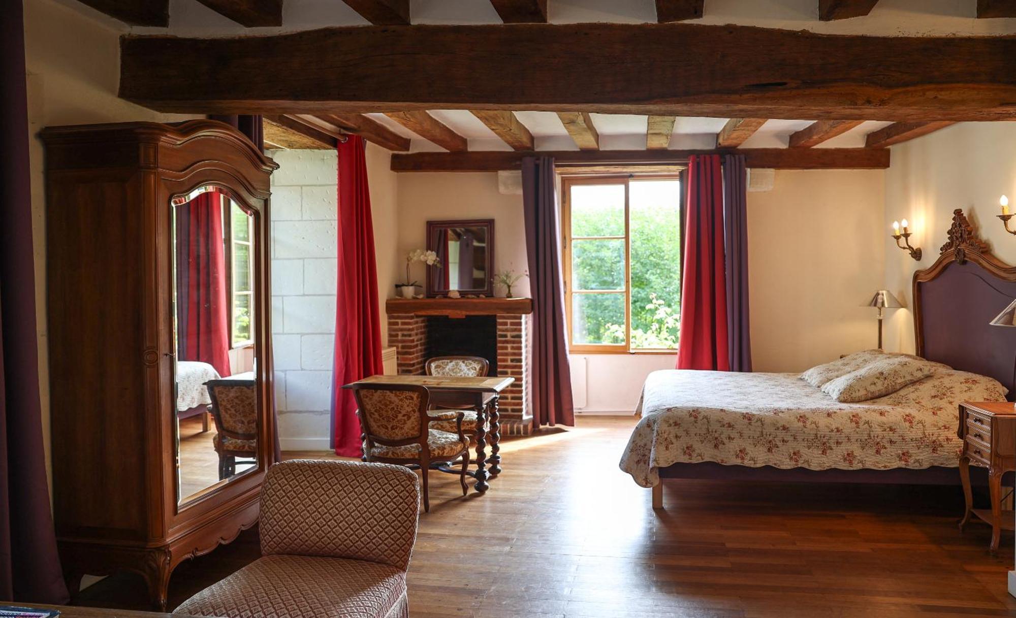 Bed & Breakfast Chateau-monastere De La Corroirie *