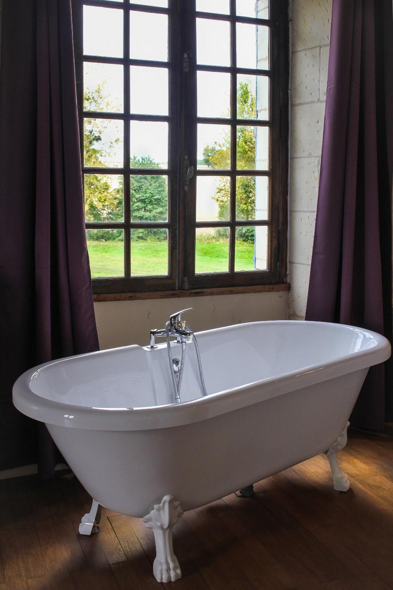 Bed & Breakfast Chateau-monastere De La Corroirie *