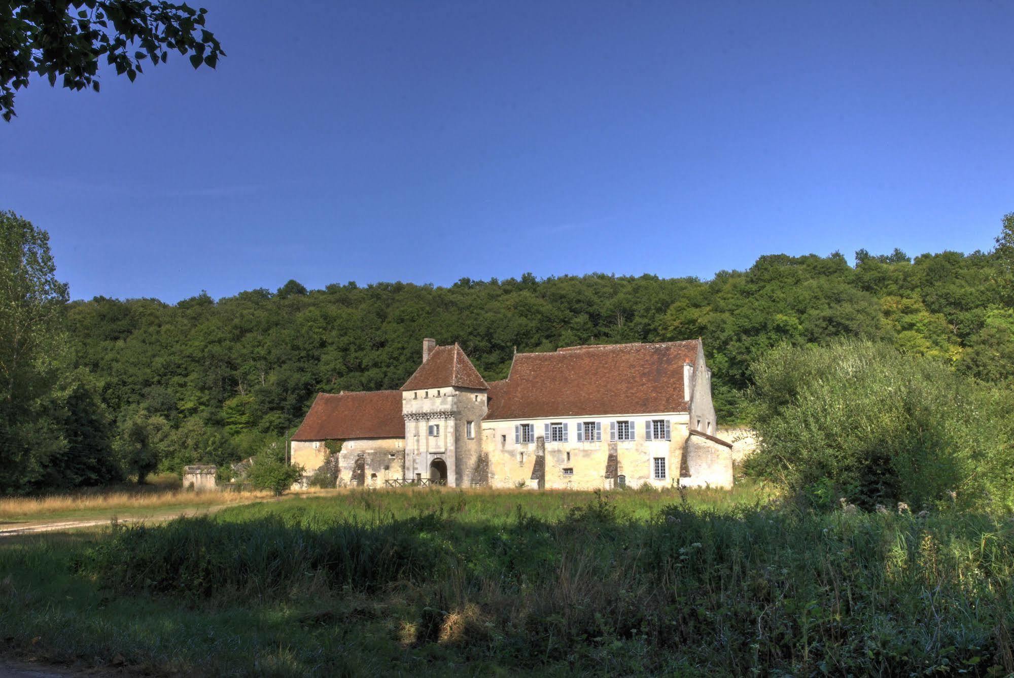 Bed & Breakfast Chateau-monastere De La Corroirie