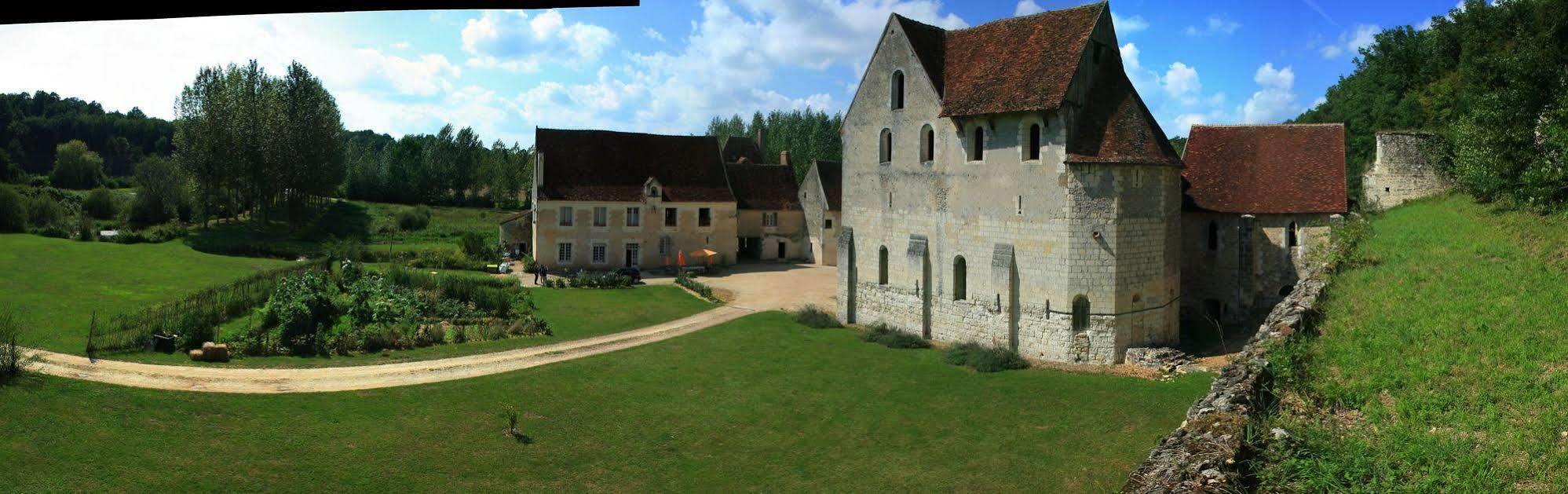 Chateau-monastere De La Corroirie Bed & Breakfast